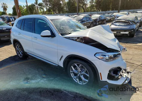 2021 BMW X3 Sdrive30I z USA, uszkodzony, nr VIN 5UXTY3C06M9F61213